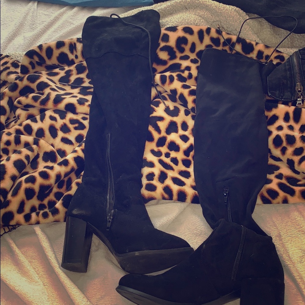 Black high boots with heel